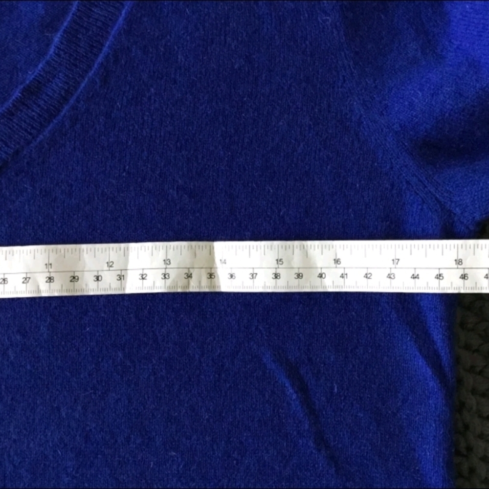 Women's V-Neck Cobalt Blue CASHMERE Sweater - Picture 5 of 7